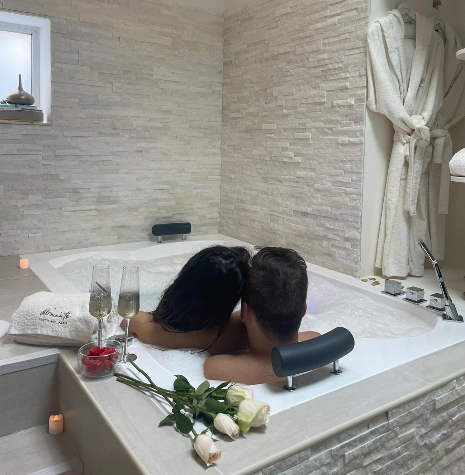 Moments Loft & Spa Paris 몽테송 외부 사진